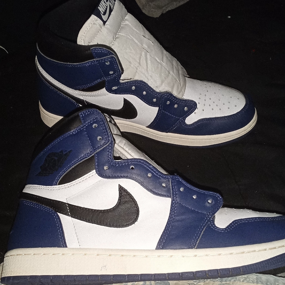 Nike Blue and White Sneakers Classic Design - Picture 1 of 3